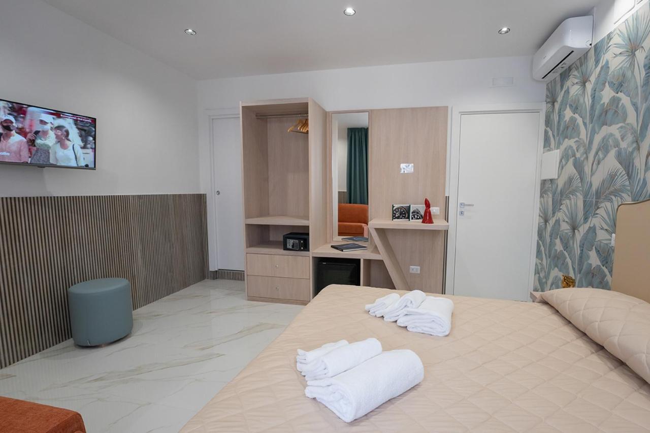 P.C. Boutique H. De Gasperi, Napoli Centro, By Clapa Group Hotell Exteriör bild