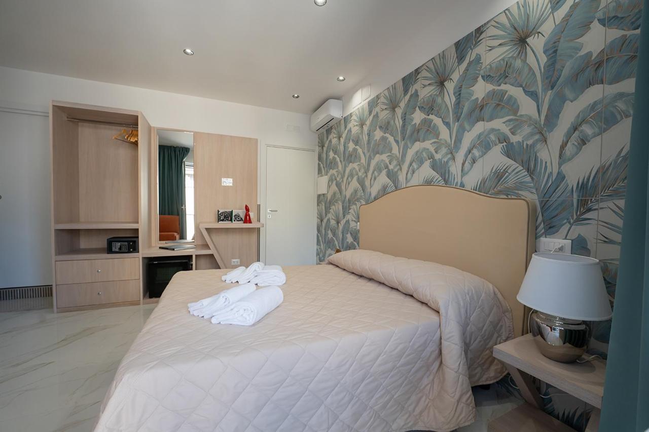 P.C. Boutique H. De Gasperi, Napoli Centro, By Clapa Group Hotell Exteriör bild